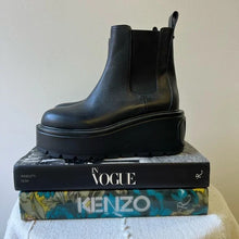 Load image into Gallery viewer, Valentino Platform boots