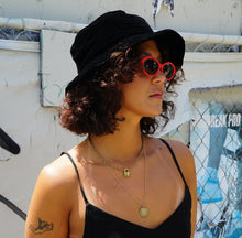 Load image into Gallery viewer, Deadstock Cat Eye Sunnies