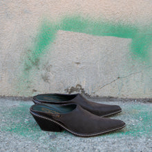 Load image into Gallery viewer, Donald J. Pliner mules