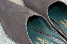 Load image into Gallery viewer, Donald J. Pliner mules