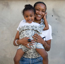 Load image into Gallery viewer, ARTIPOPPE ZEITGEIST BABY CARRIER || LEOPARD LIGHT