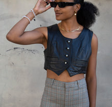 Load image into Gallery viewer, 90's leather vest