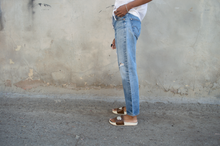 Load image into Gallery viewer, Vintage Levi's