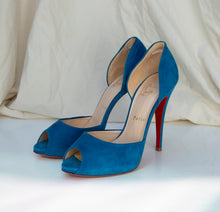 Load image into Gallery viewer, Christian Louboutin Pump
