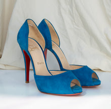 Load image into Gallery viewer, Christian Louboutin Pump