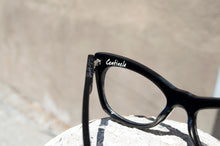 Load image into Gallery viewer, Elizabeth and James - Centinela eyeglasses
