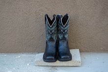 Load image into Gallery viewer, Justin square toe boots
