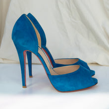 Load image into Gallery viewer, Christian Louboutin Pump
