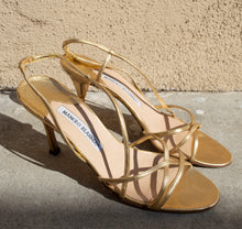 Load image into Gallery viewer, Manolo Blahnik Sandals

